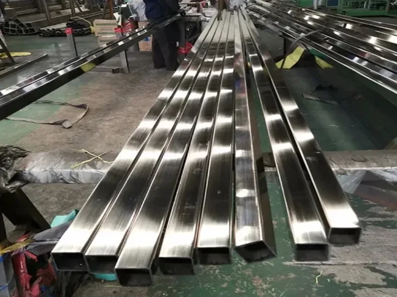 Inventario de tubos cuadrados de acero inoxidable